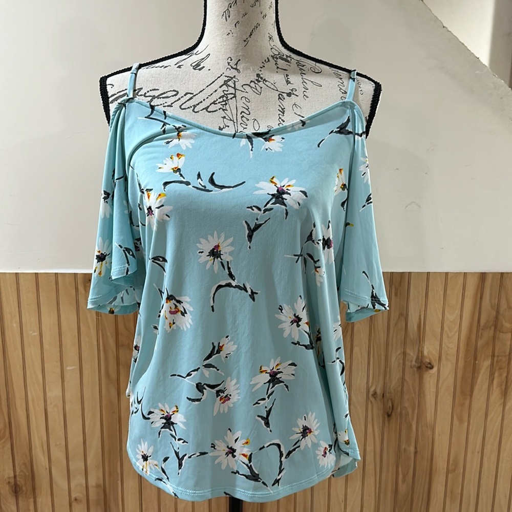 Kaileigh top size L - Picture 1 of 3